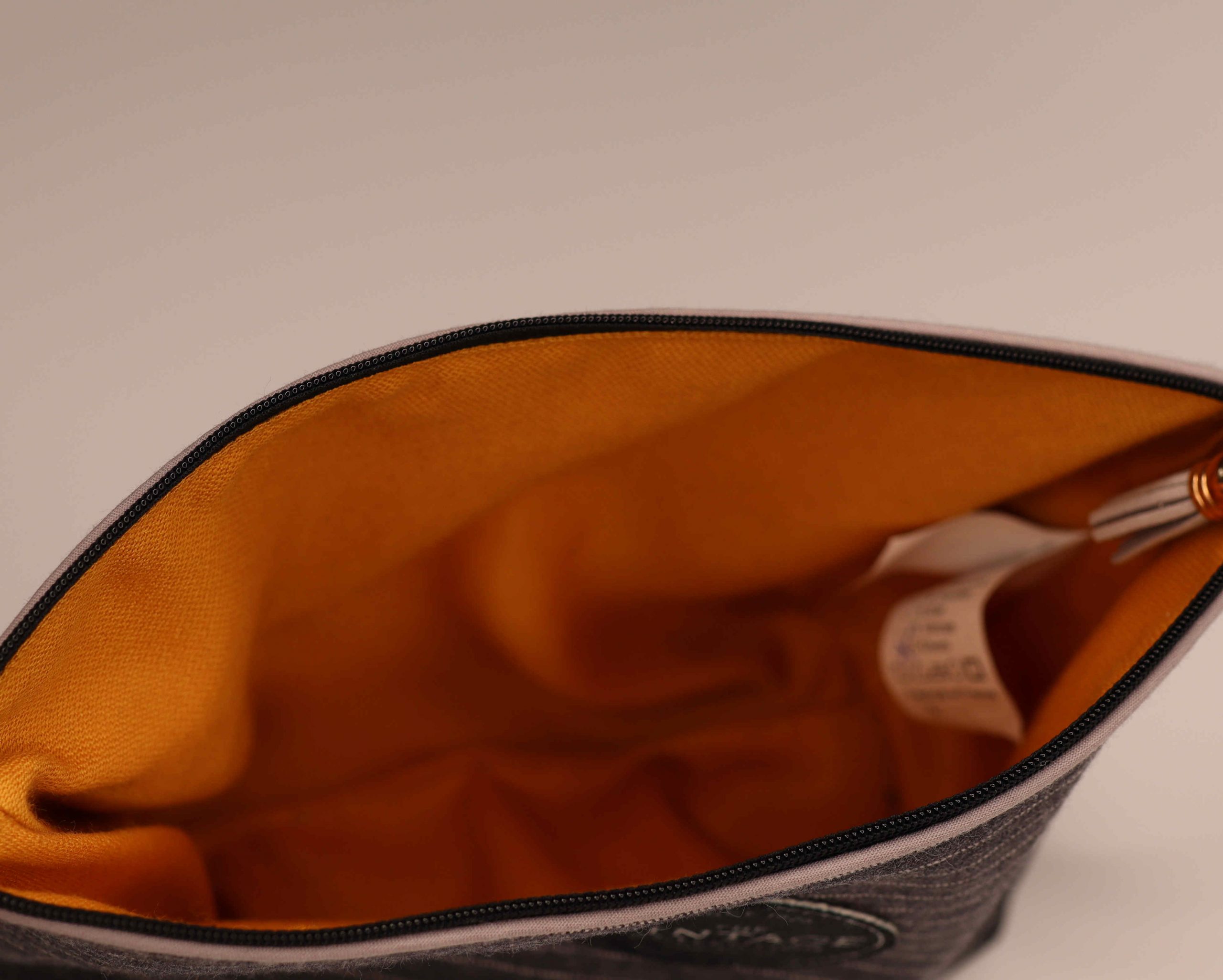 Black pouch with grey and white stripes - Image 6