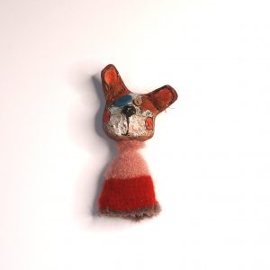 Fantasievoller Hase-Magnet aus Pappmaché