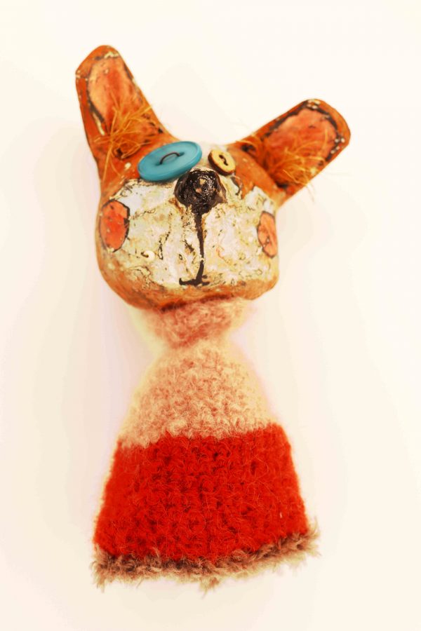 Fantasievoller Hase-Magnet aus Pappmaché – Bild 4