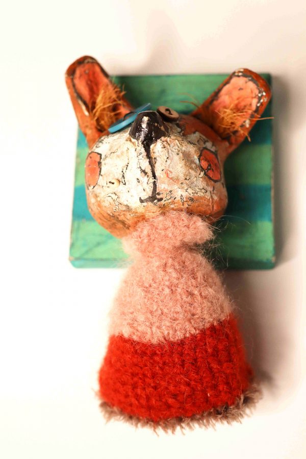 Fantasievoller Hase-Magnet aus Pappmaché – Bild 3