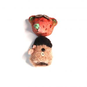Fantasievoller Hunde-Magnet aus Pappmaché