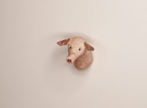 Cochon aimanté en papier mâché