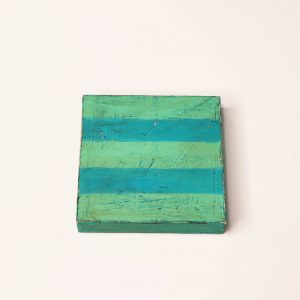 Magnettafel mit blauen und grünen Streifen